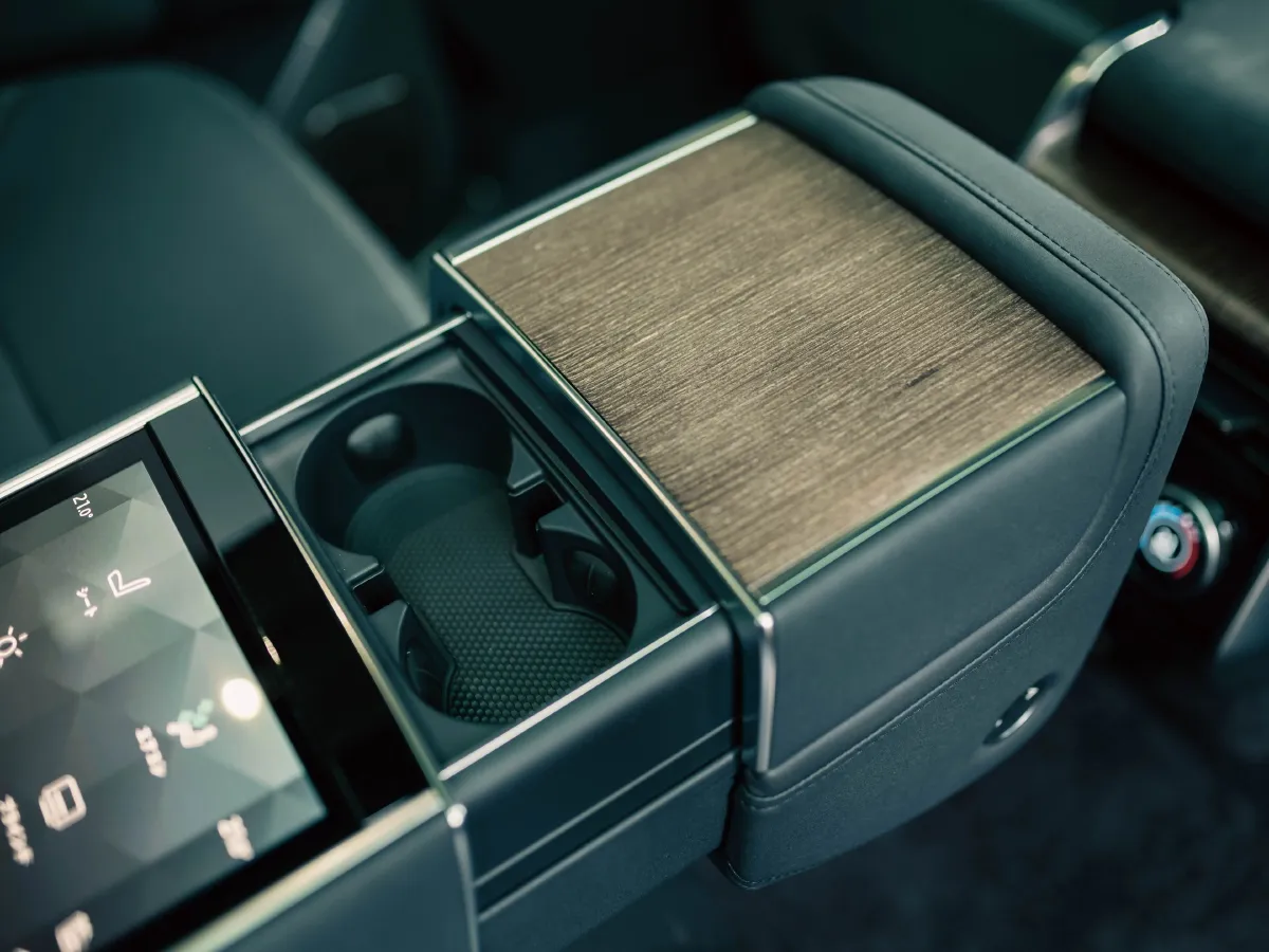 Land Rover Range Rover,autocango,china used car exporter,china ev exporter,chinese used car exporter,chinese used ev exporter