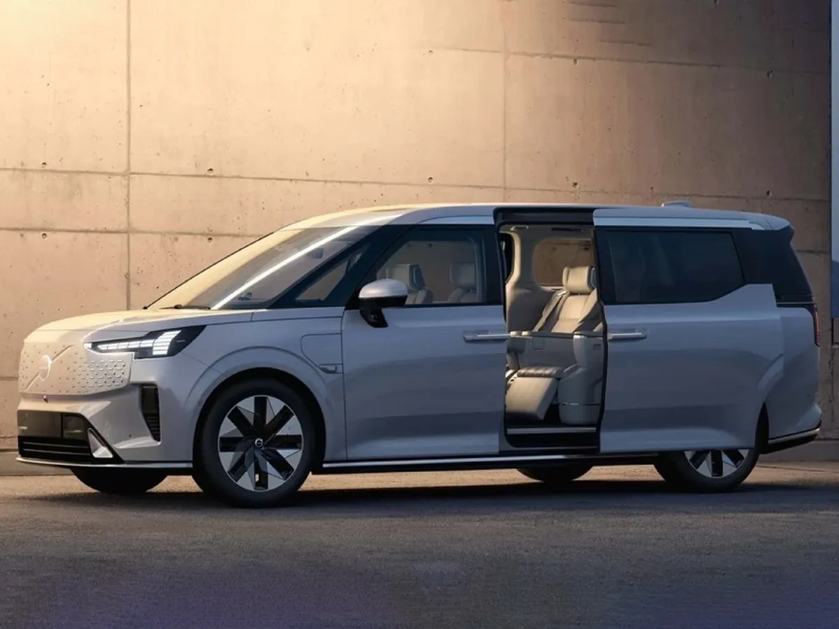 Volvo EM90,autocango,china used car exporter,china ev exporter,chinese used car exporter,chinese used ev exporter