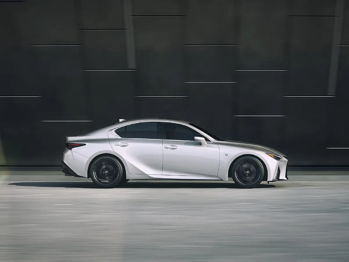 Lexus IS,autocango,china used car exporter,china ev exporter,chinese used car exporter,chinese used ev exporter