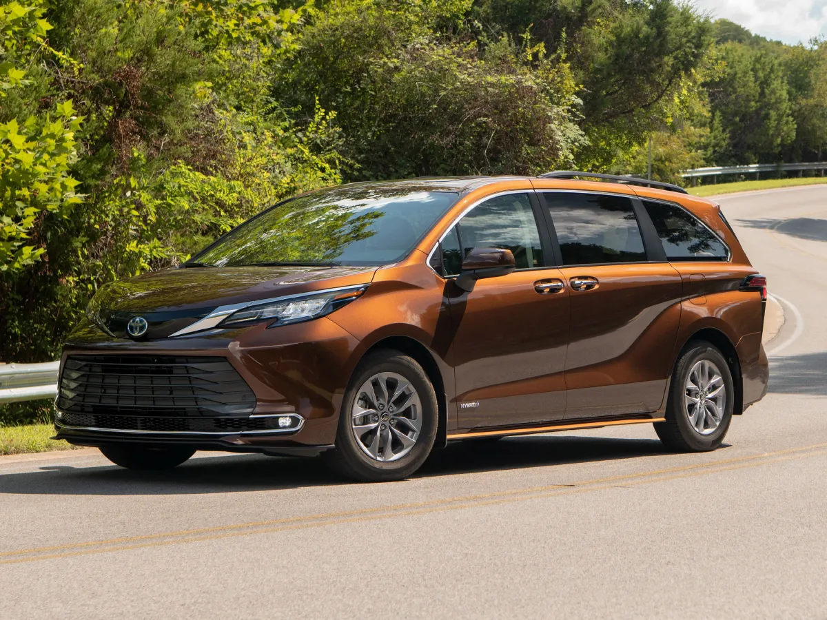 Toyota Sienna,autocango,china used car exporter,china ev exporter,chinese used car exporter,chinese used ev exporter