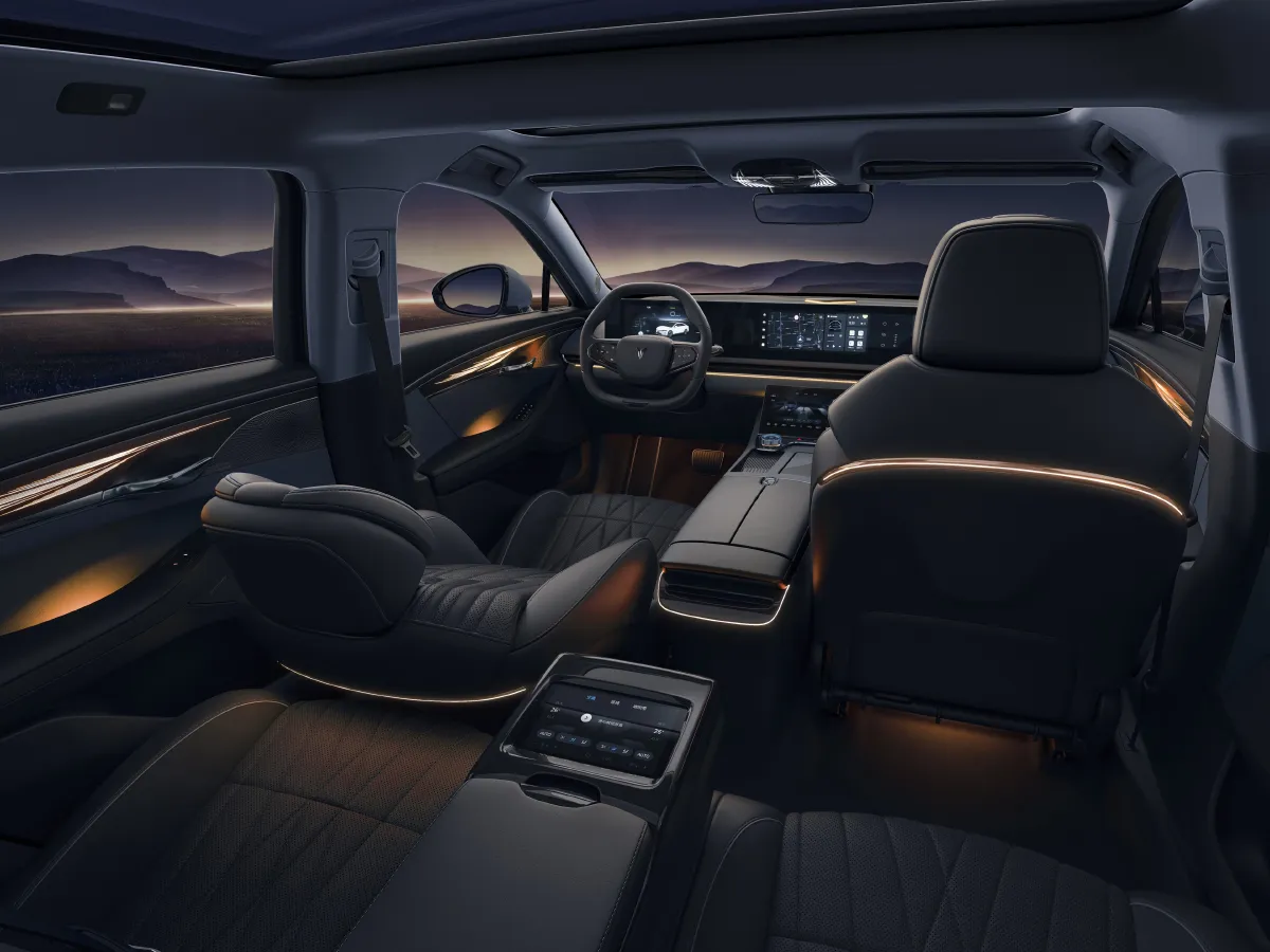 Voyah ZhuiGuang,autocango,china used car exporter,china ev exporter,chinese used car exporter,chinese used ev exporter