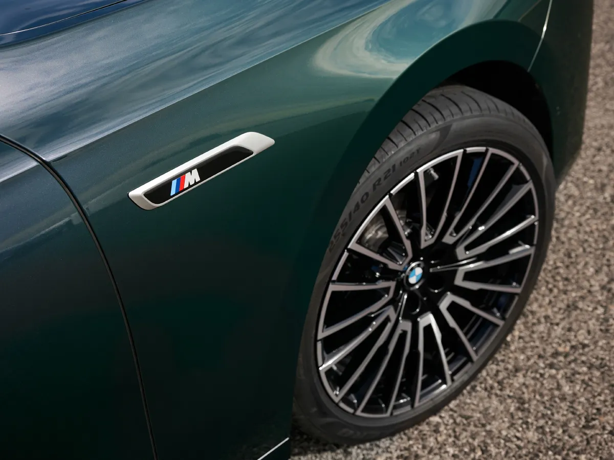 BMW i7,autocango,china used car exporter,china ev exporter,chinese used car exporter,chinese used ev exporter