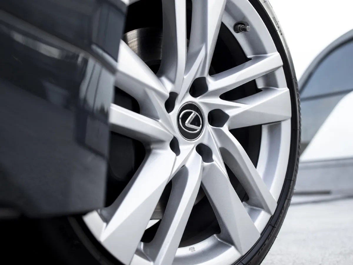 Lexus IS,autocango,china used car exporter,china ev exporter,chinese used car exporter,chinese used ev exporter