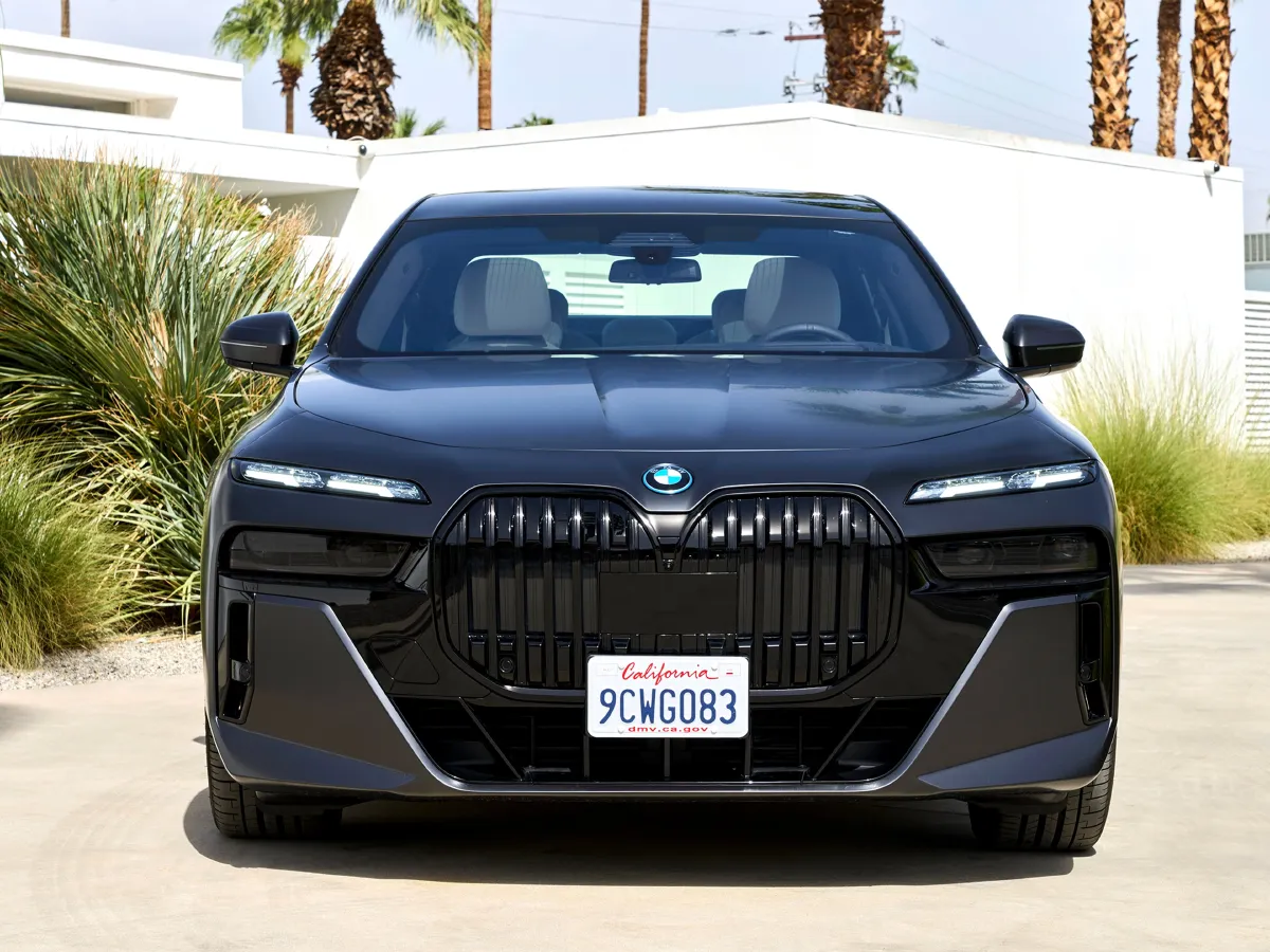 BMW i7,autocango,china used car exporter,china ev exporter,chinese used car exporter,chinese used ev exporter