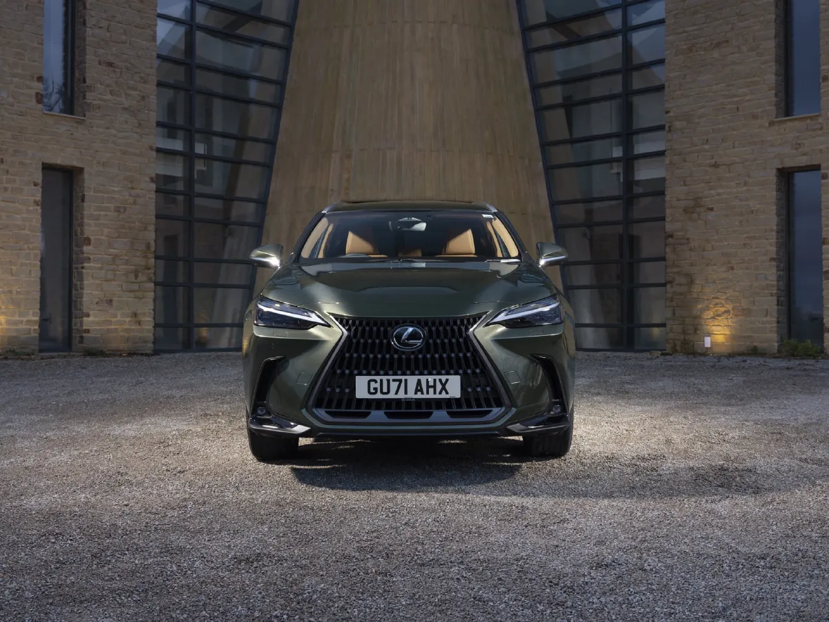 2024 Lexus NX 2.5L 185HP L4 E-CVT PHEV 16KWH,autocango,china used car exporter,china ev exporter,chinese used car exporter,chinese used ev exporter