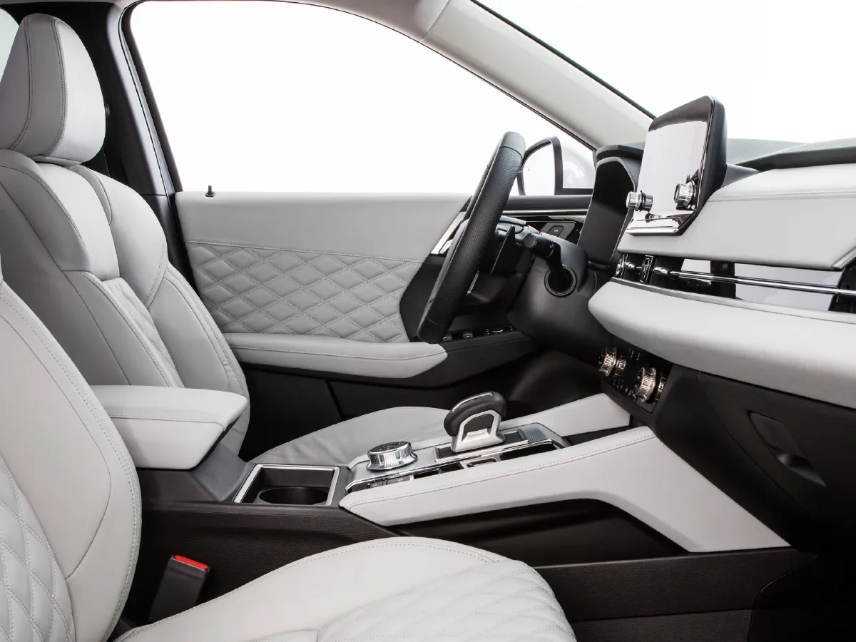 Mitsubishi Outlander,autocango,china used car exporter,china ev exporter,chinese used car exporter,chinese used ev exporter