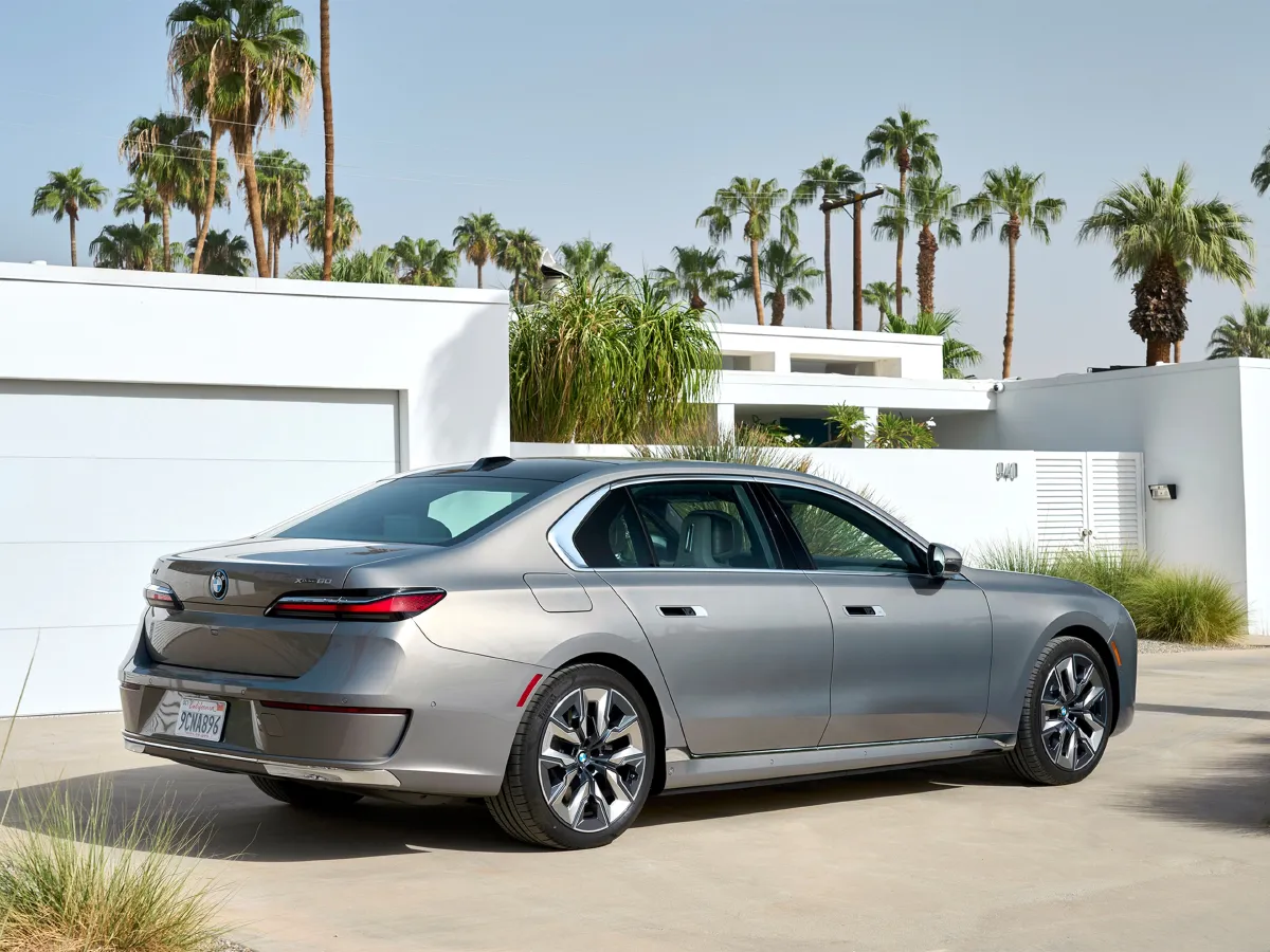 BMW i7,autocango,china used car exporter,china ev exporter,chinese used car exporter,chinese used ev exporter