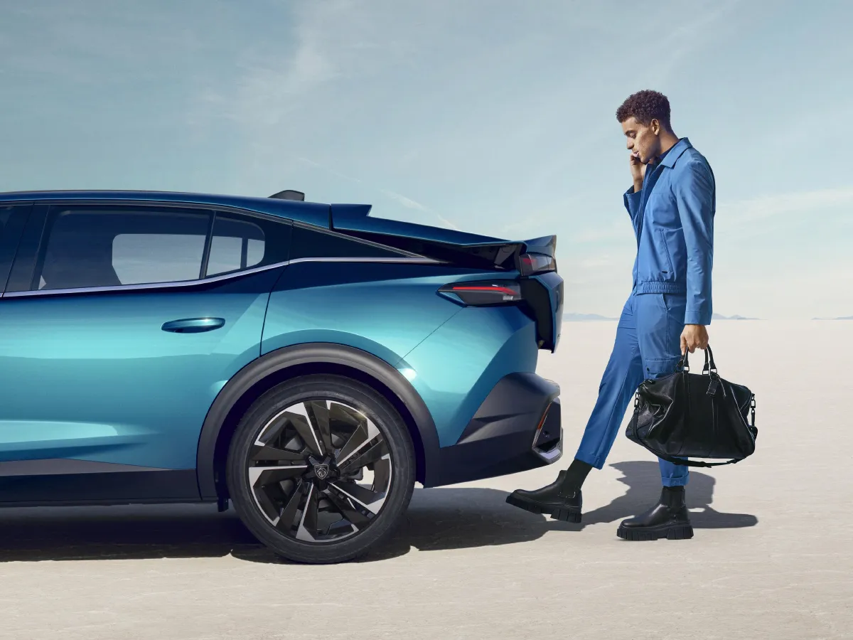 Peugeot 408X,autocango,china used car exporter,china ev exporter,chinese used car exporter,chinese used ev exporter Peugeot 408X,autocango,china used car exporter,china ev exporter,chinese used car exporter,chinese used ev exporter