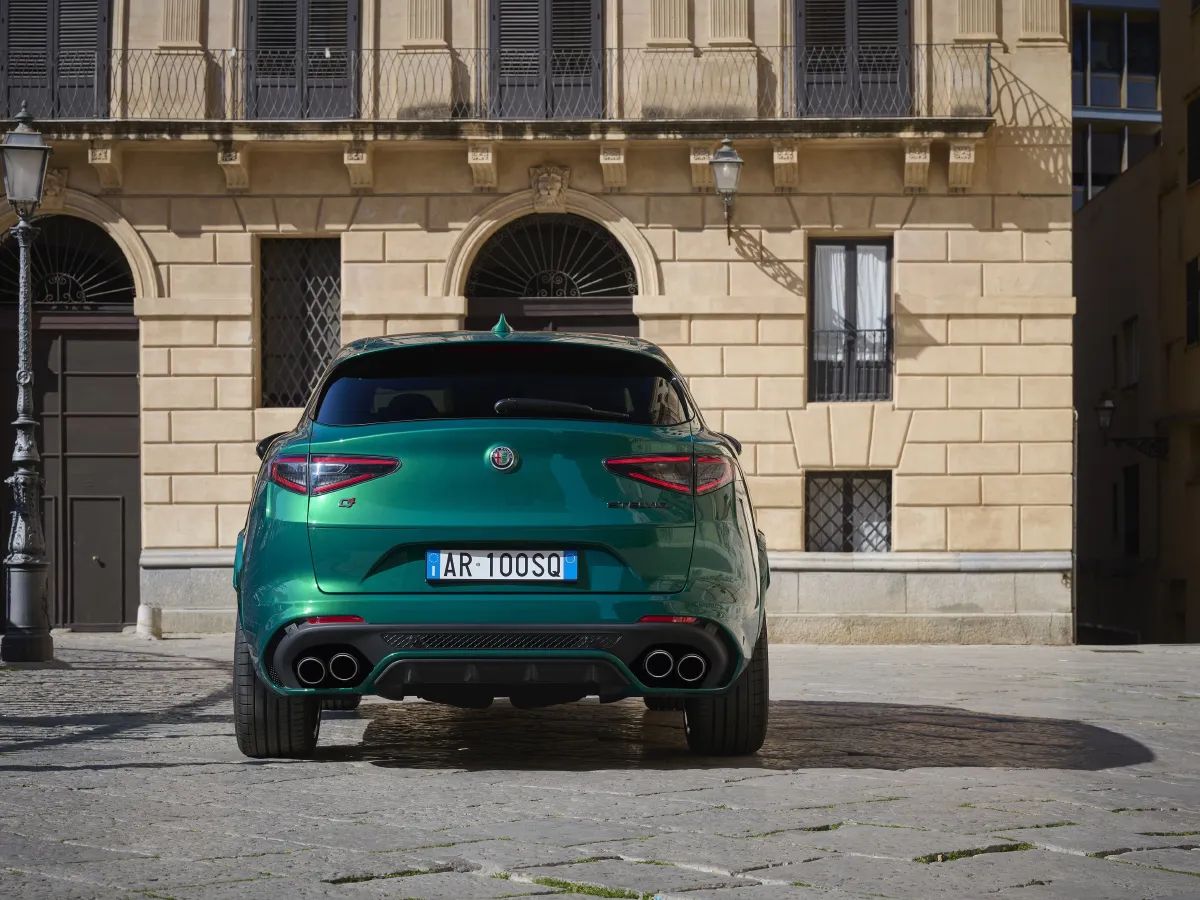 Alfa Romeo Stelvio,autocango,china used car exporter,china ev exporter,chinese used car exporter,chinese used ev exporter