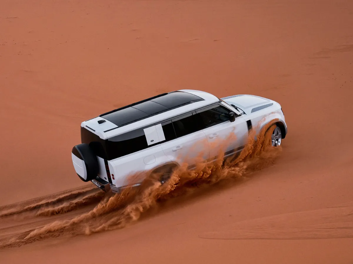 Land Rover Defender,autocango,china used car exporter,china ev exporter,chinese used car exporter,chinese used ev exporter