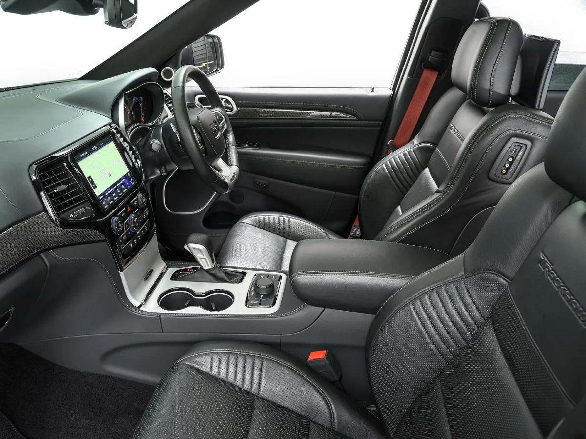 Jeep Grand Cherokee,autocango,china used car exporter,china ev exporter,chinese used car exporter,chinese used ev exporter