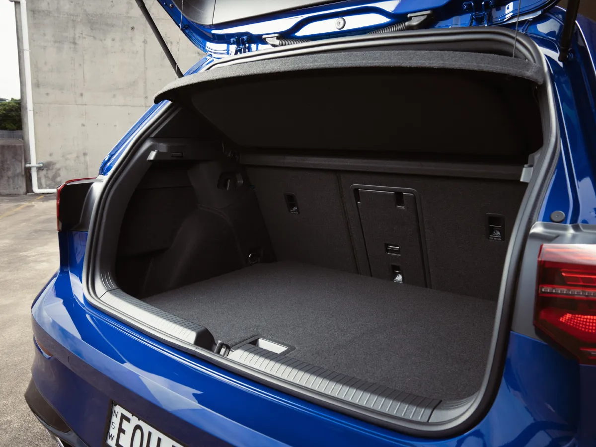 2011 Volkswagen Golf 2.0T 256HP L4 6DCT,autocango,china used car exporter,china ev exporter,chinese used car exporter,chinese used ev exporter