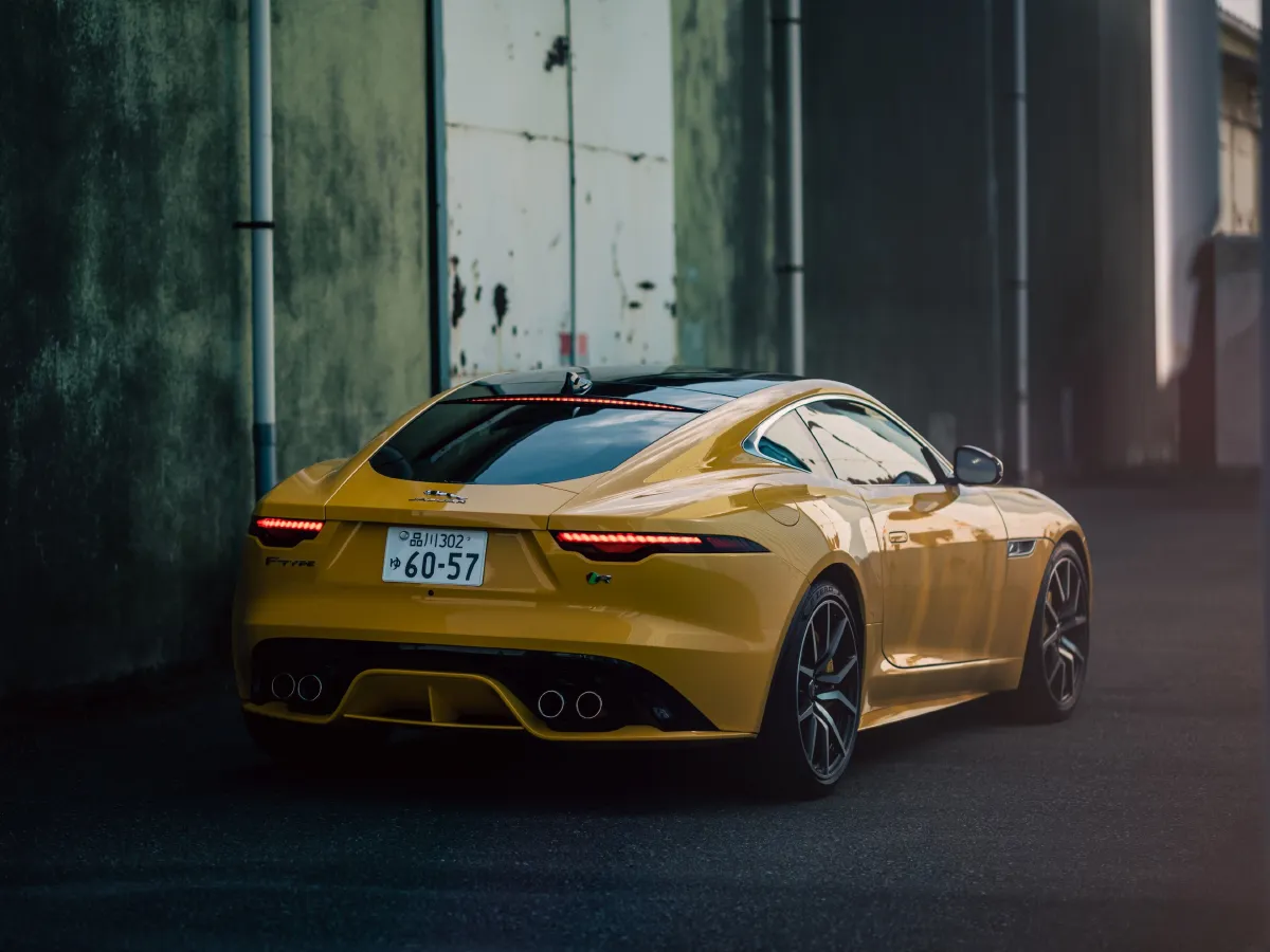 Jaguar F-TYPE,autocango,china used car exporter,china ev exporter,chinese used car exporter,chinese used ev exporter