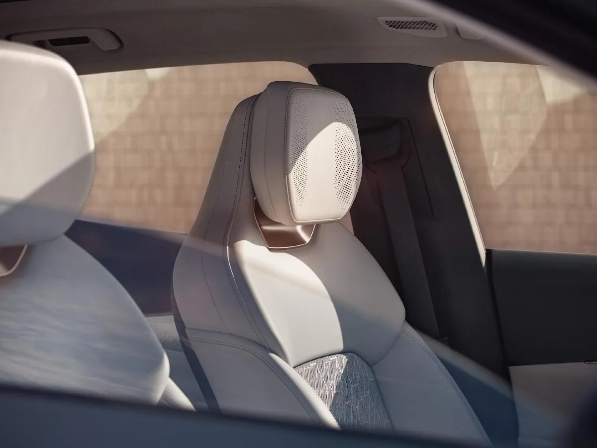 LYNK&CO 08 EM-P,autocango,china used car exporter,china ev exporter,chinese used car exporter,chinese used ev exporter