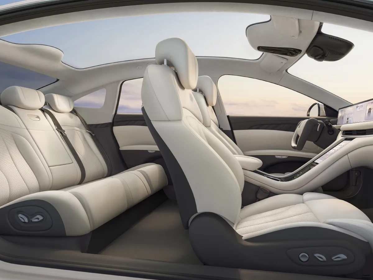 IM L7,autocango,china used car exporter,china ev exporter,chinese used car exporter,chinese used ev exporter