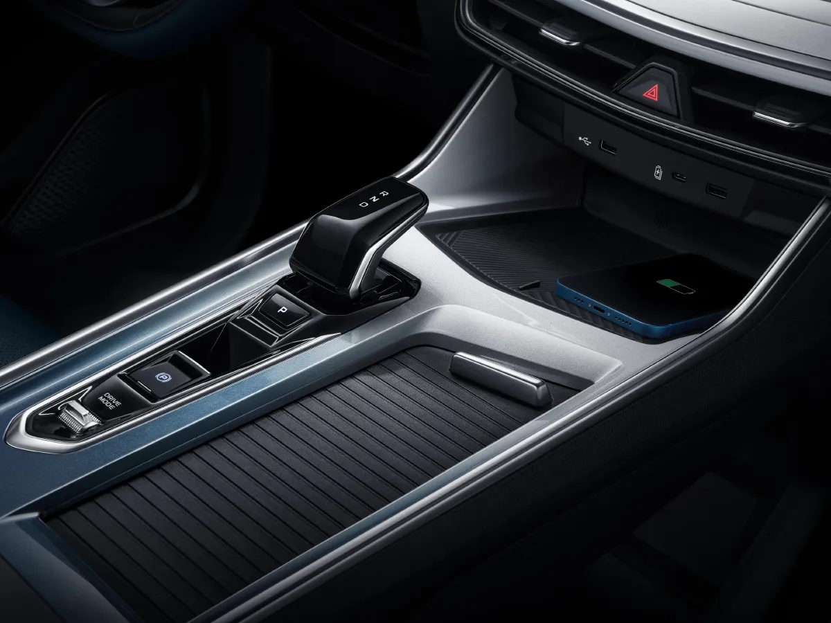 Geely JiaJi,autocango,china used car exporter,china ev exporter,chinese used car exporter,chinese used ev exporter