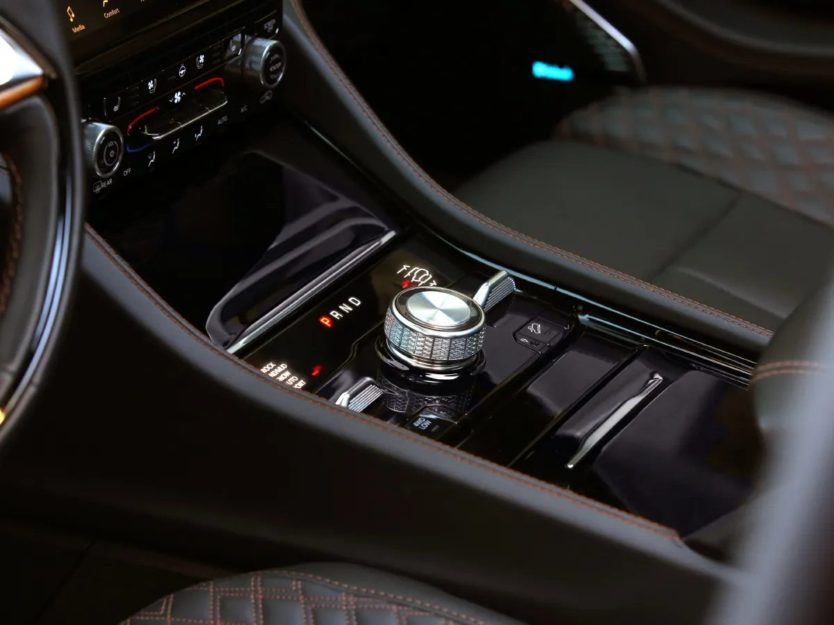 Jeep Grand Cherokee 4XE,autocango,china used car exporter,china ev exporter,chinese used car exporter,chinese used ev exporter