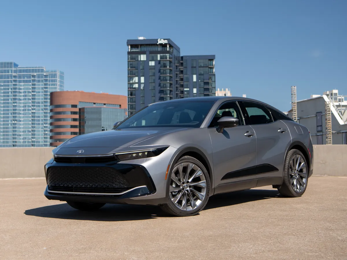 Toyota Crown,autocango,china used car exporter,china ev exporter,chinese used car exporter,chinese used ev exporter