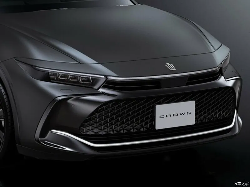 Toyota Crown,autocango,china used car exporter,china ev exporter,chinese used car exporter,chinese used ev exporter