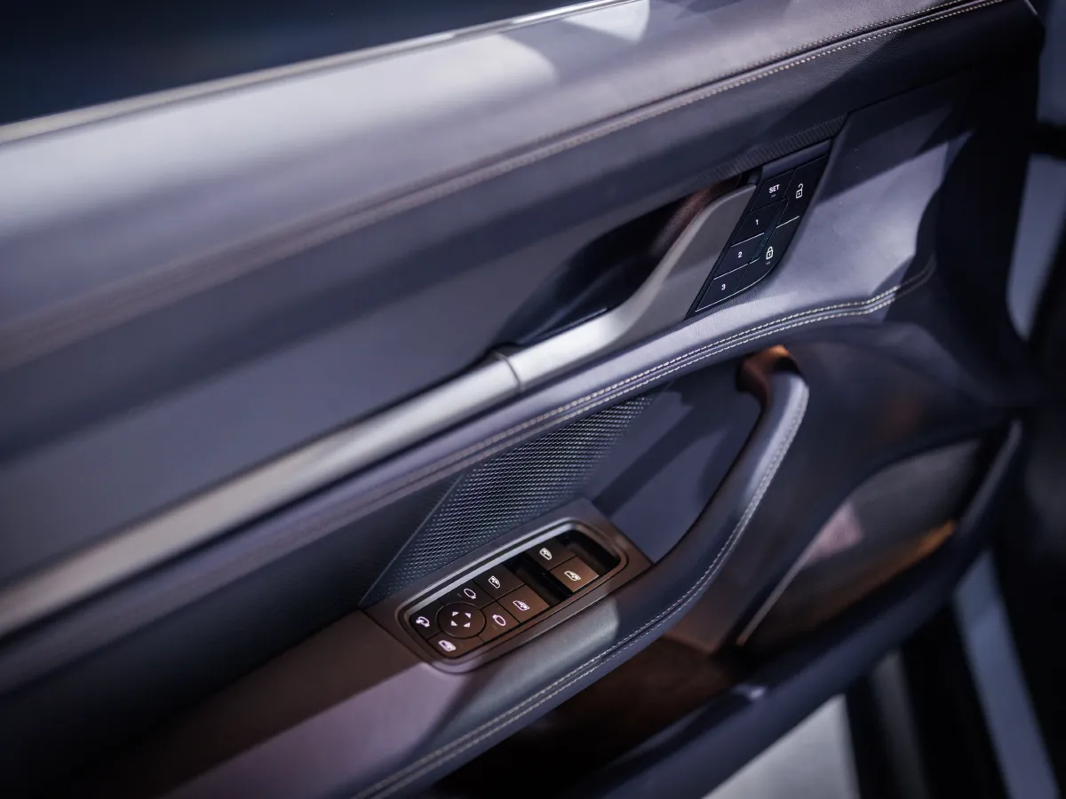 Porsche Taycan,autocango,china used car exporter,china ev exporter,chinese used car exporter,chinese used ev exporter Porsche Taycan,autocango,china used car exporter,china ev exporter,chinese used car exporter,chinese used ev exporter