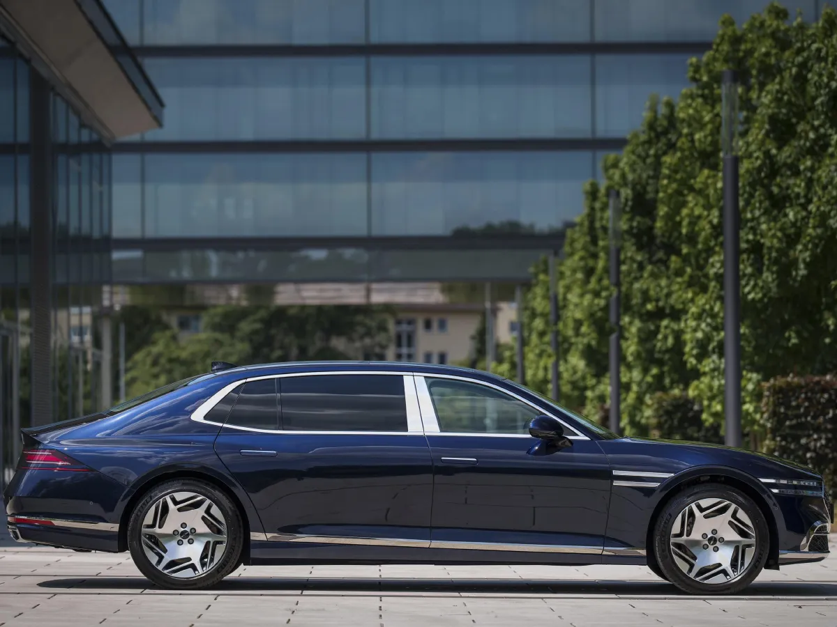 Genesis G90,autocango,china used car exporter,china ev exporter,chinese used car exporter,chinese used ev exporter