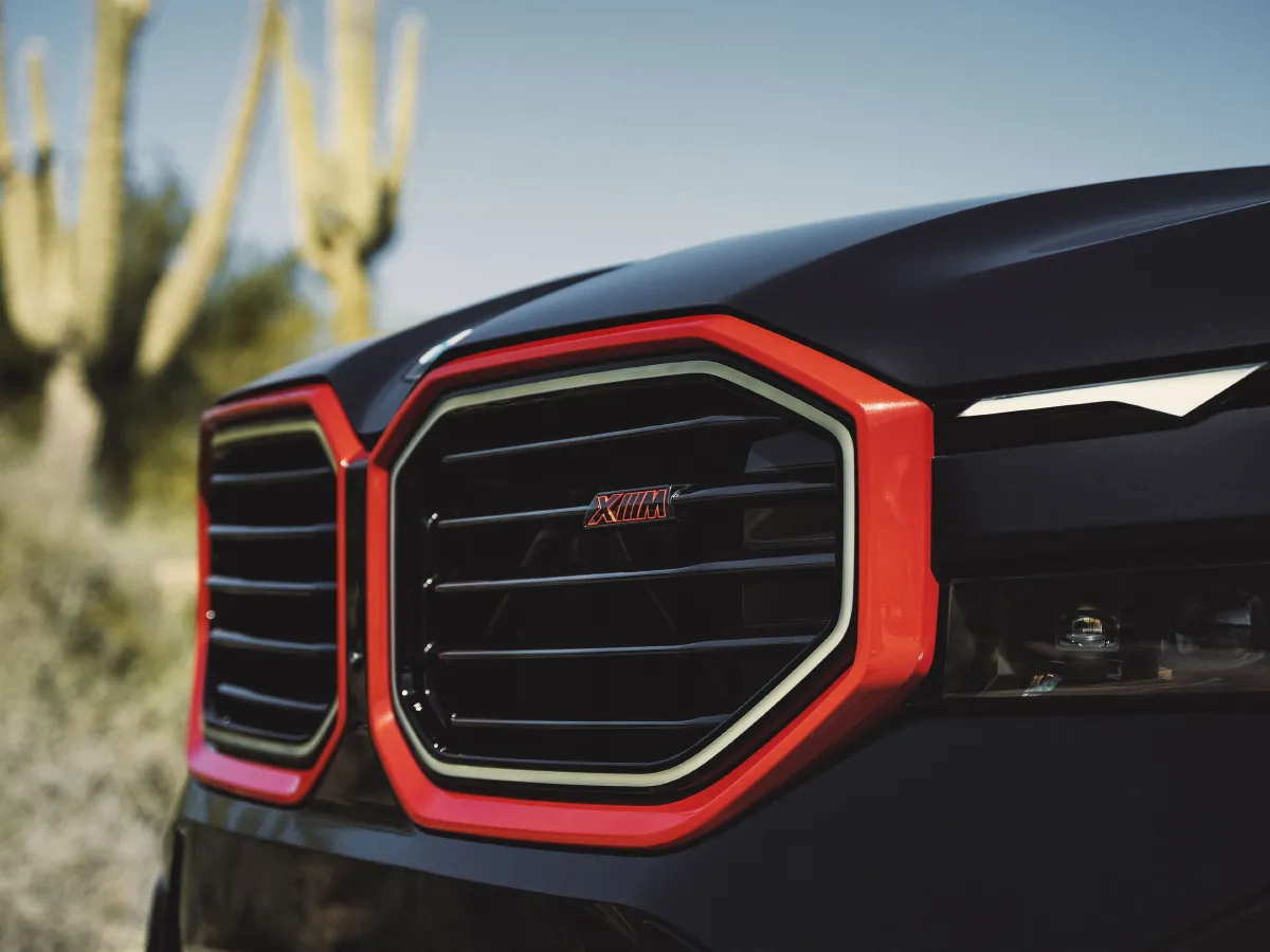 2023 BMW XM 4.4T 585HP V8 8AT PHEV 25.7KWH,autocango,china used car exporter,china ev exporter,chinese used car exporter,chinese used ev exporter