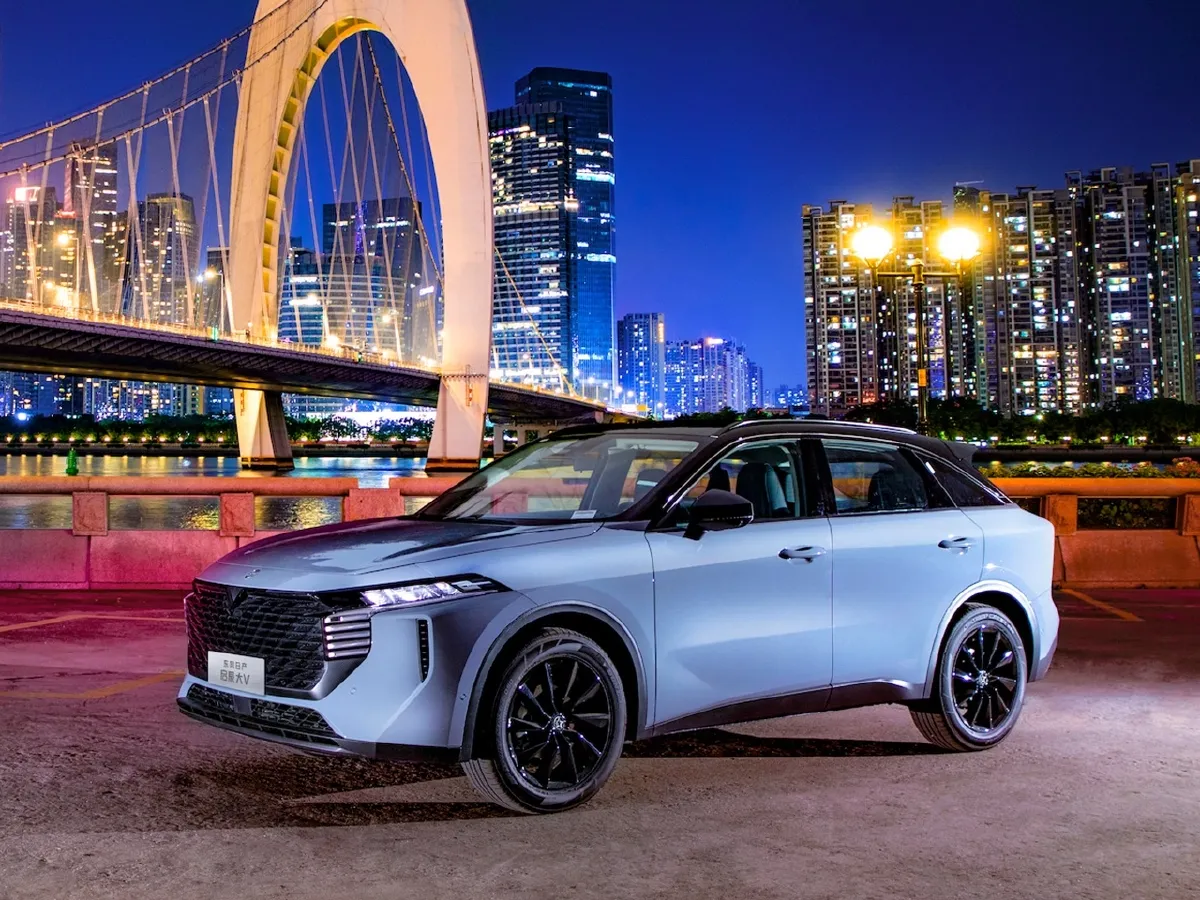 Venucia Grand V,autocango,china used car exporter,china ev exporter,chinese used car exporter,chinese used ev exporter