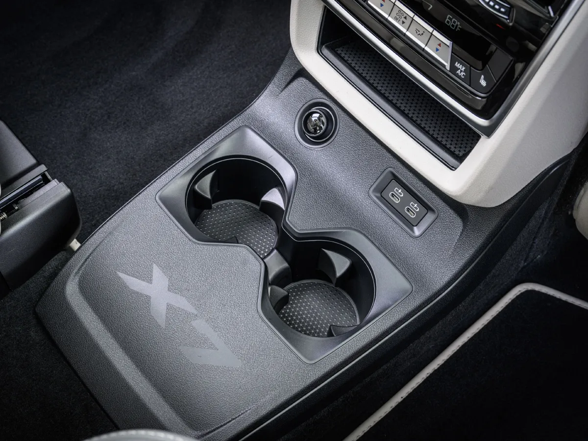 BMW X7,autocango,china used car exporter,china ev exporter,chinese used car exporter,chinese used ev exporter