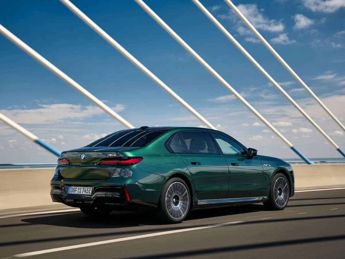 BMW i7,autocango,china used car exporter,china ev exporter,chinese used car exporter,chinese used ev exporter