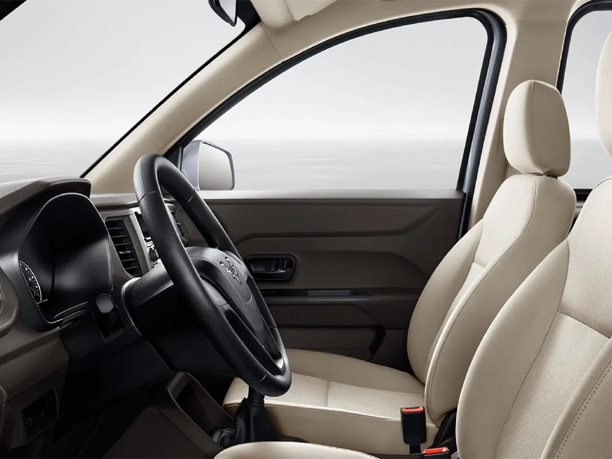 WuLing HongGuang V,autocango,china used car exporter,china ev exporter,chinese used car exporter,chinese used ev exporter