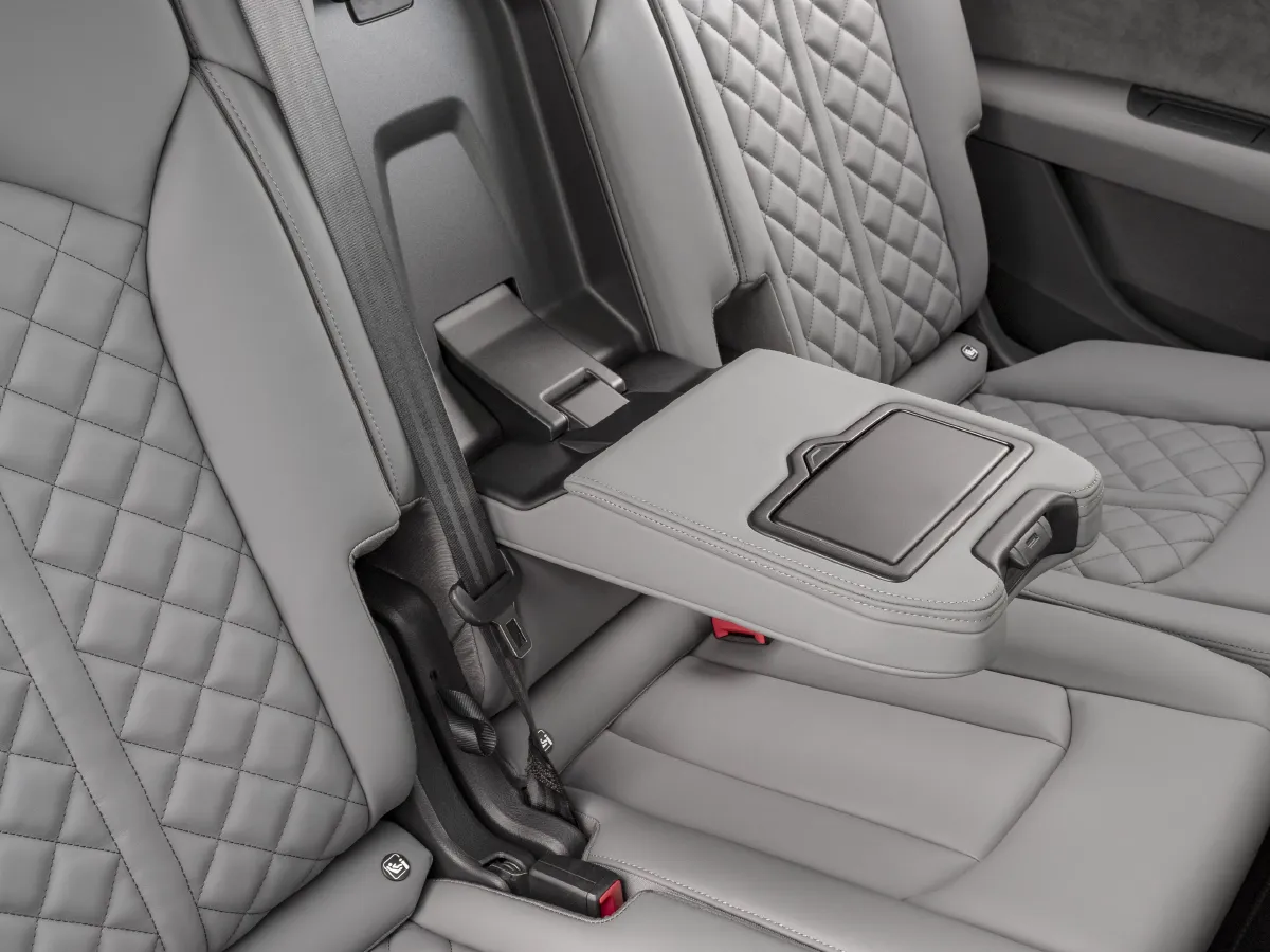 Audi SQ7,autocango,china used car exporter,china ev exporter,chinese used car exporter,chinese used ev exporter