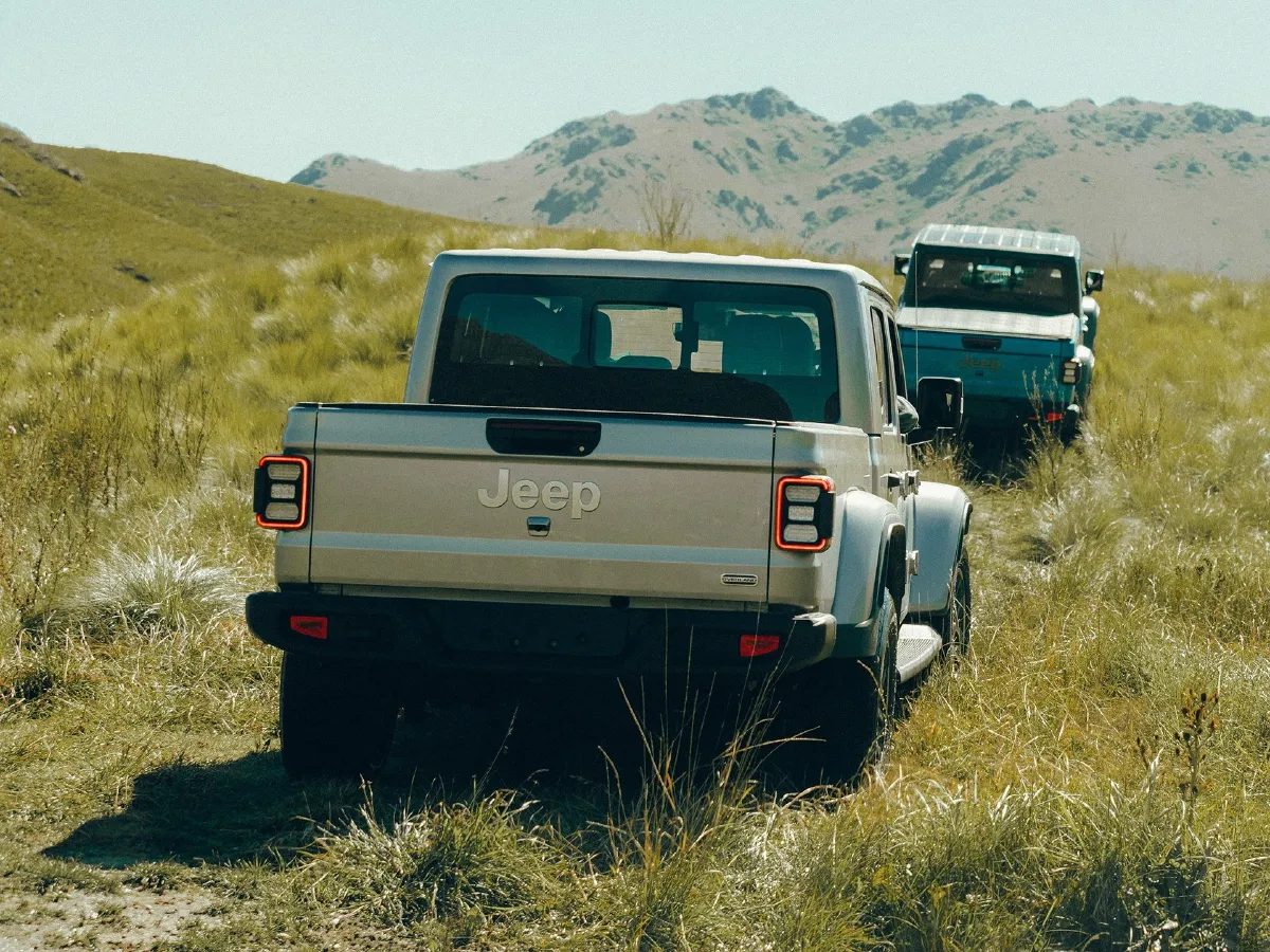 Jeep Gladiator,autocango,china used car exporter,china ev exporter,chinese used car exporter,chinese used ev exporter Jeep Gladiator,autocango,china used car exporter,china ev exporter,chinese used car exporter,chinese used ev exporter