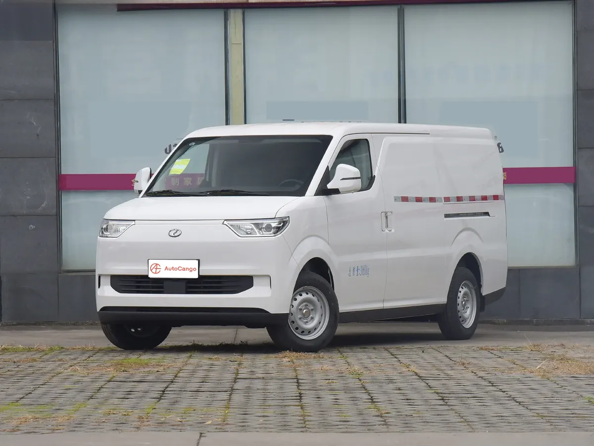 Ruichi Auto EC75,autocango,china used car exporter,china ev exporter,chinese used car exporter,chinese used ev exporter