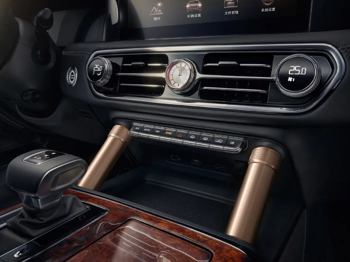 HongQi Guoyao,autocango,china used car exporter,china ev exporter,chinese used car exporter,chinese used ev exporter HongQi Guoyao,autocango,china used car exporter,china ev exporter,chinese used car exporter,chinese used ev exporter