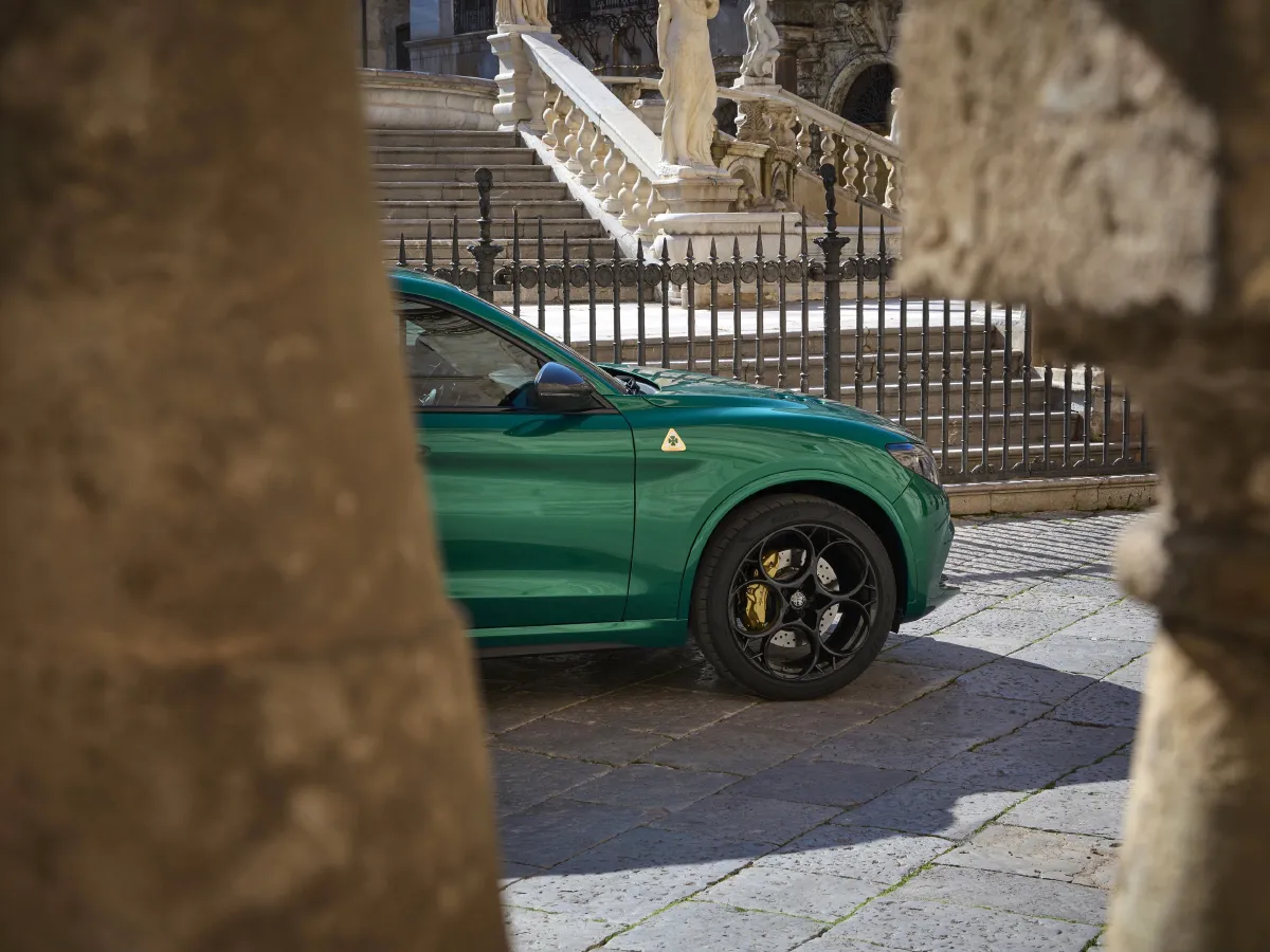 Alfa Romeo Stelvio,autocango,china used car exporter,china ev exporter,chinese used car exporter,chinese used ev exporter