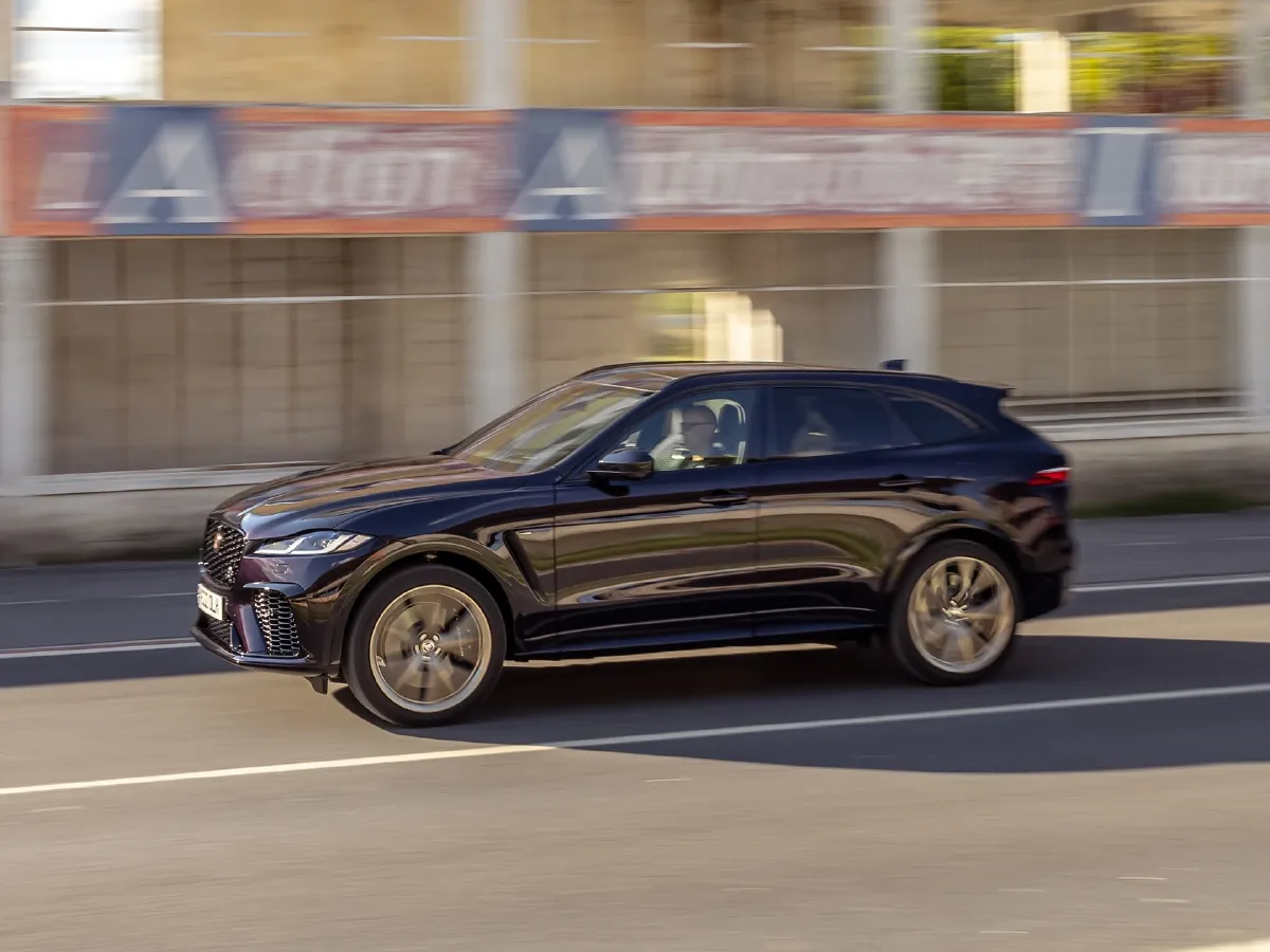 Jaguar F-PACE,autocango,china used car exporter,china ev exporter,chinese used car exporter,chinese used ev exporter