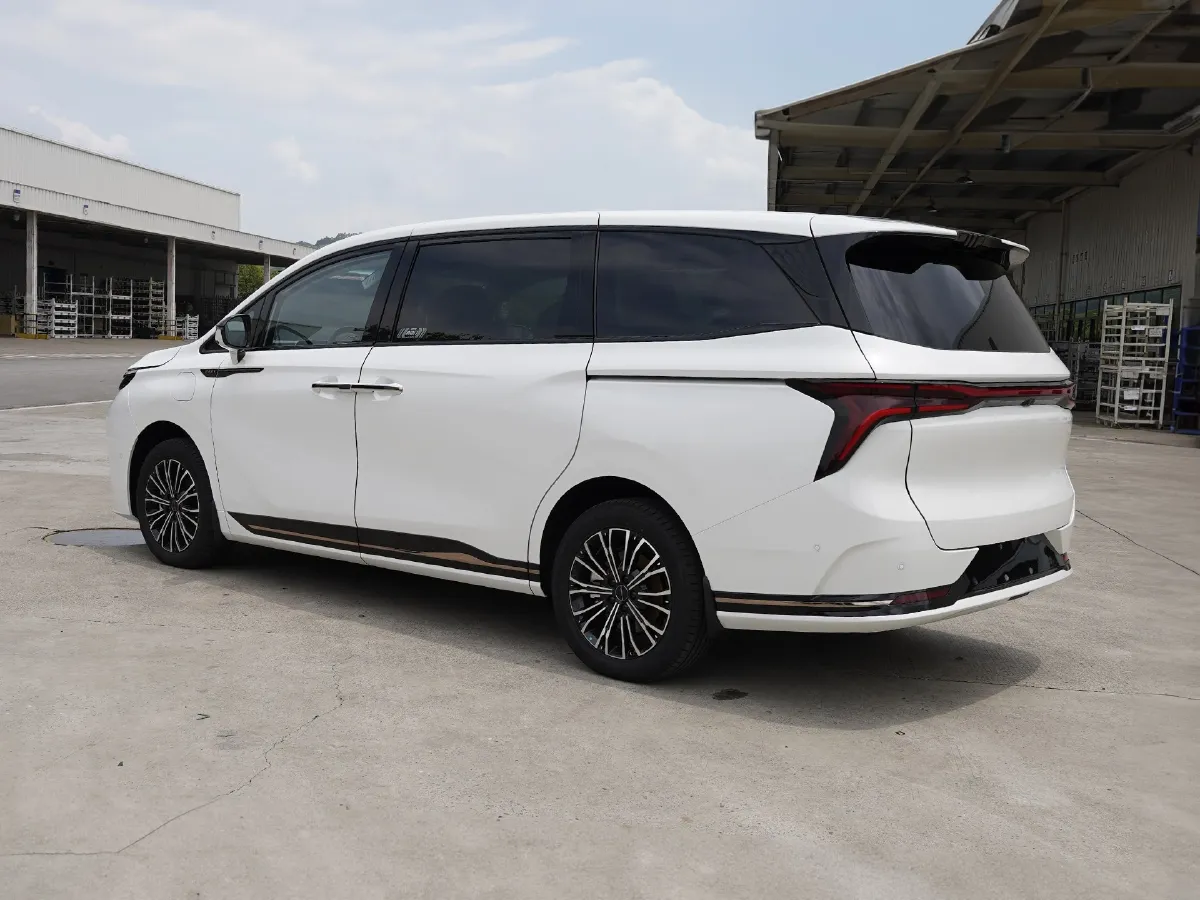 DongFeng Forthing XingHai V9,autocango,china used car exporter,china ev exporter,chinese used car exporter,chinese used ev exporter DongFeng Forthing XingHai V9,autocango,china used car exporter,china ev exporter,chinese used car exporter,chinese used ev exporter