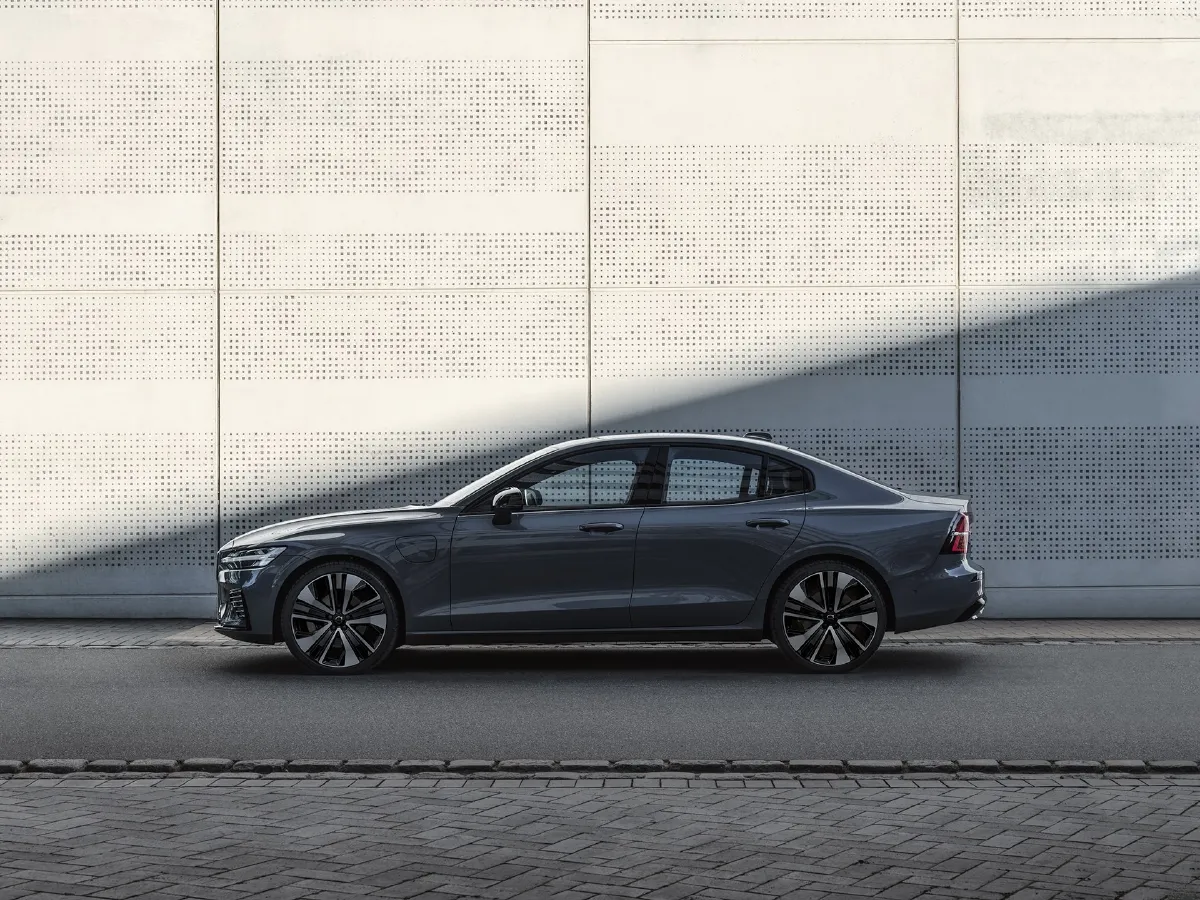 Volvo S60 PHEV,autocango,china used car exporter,china ev exporter,chinese used car exporter,chinese used ev exporter