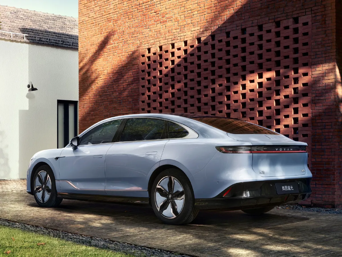 Voyah ZhuiGuang,autocango,china used car exporter,china ev exporter,chinese used car exporter,chinese used ev exporter