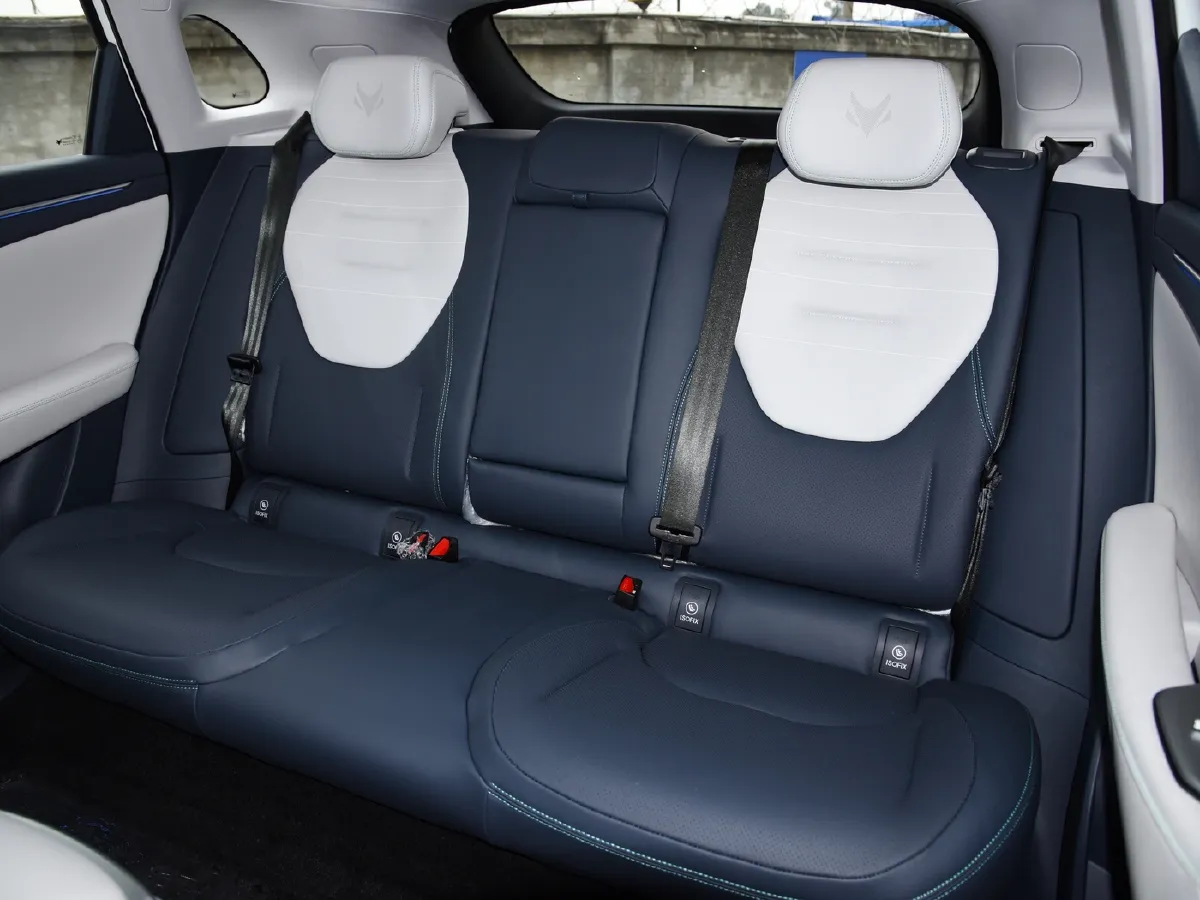 ARCFOX αT5,autocango,china used car exporter,china ev exporter,chinese used car exporter,chinese used ev exporter