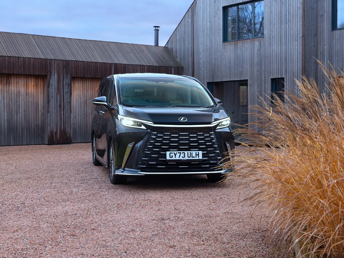 Lexus LM,autocango,china used car exporter,china ev exporter,chinese used car exporter,chinese used ev exporter