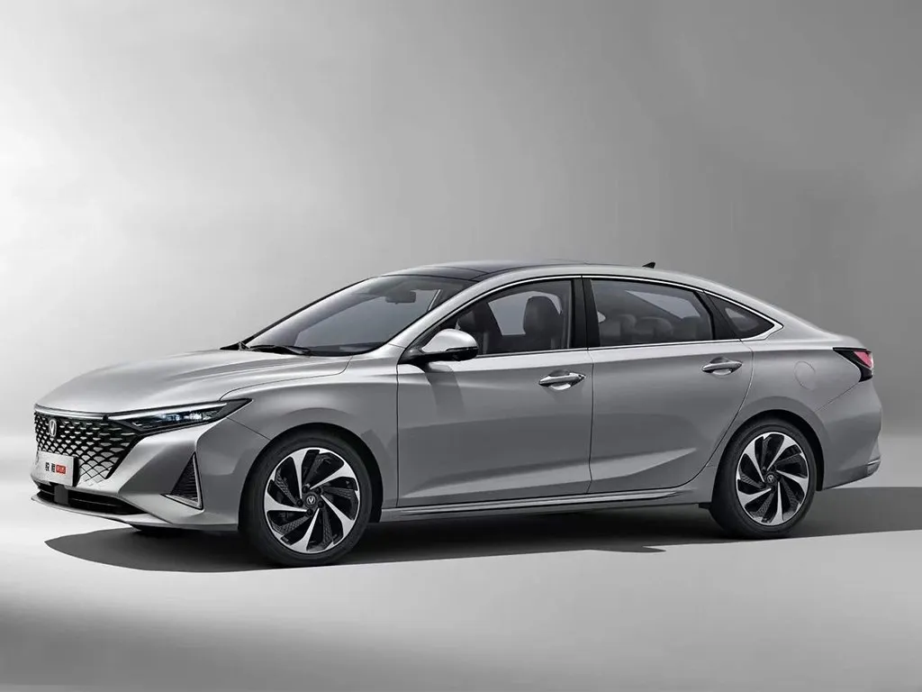 2023 ChangAn Raeton Plus 1.5T 188HP L4 7DCT,autocango,china used car exporter,china ev exporter,chinese used car exporter,chinese used ev exporter