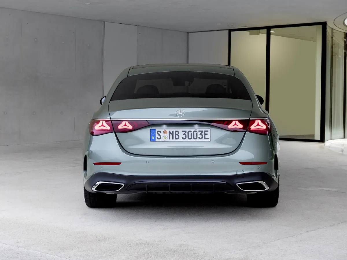 Mercedes-Benz E Class,autocango,china used car exporter,china ev exporter,chinese used car exporter,chinese used ev exporter