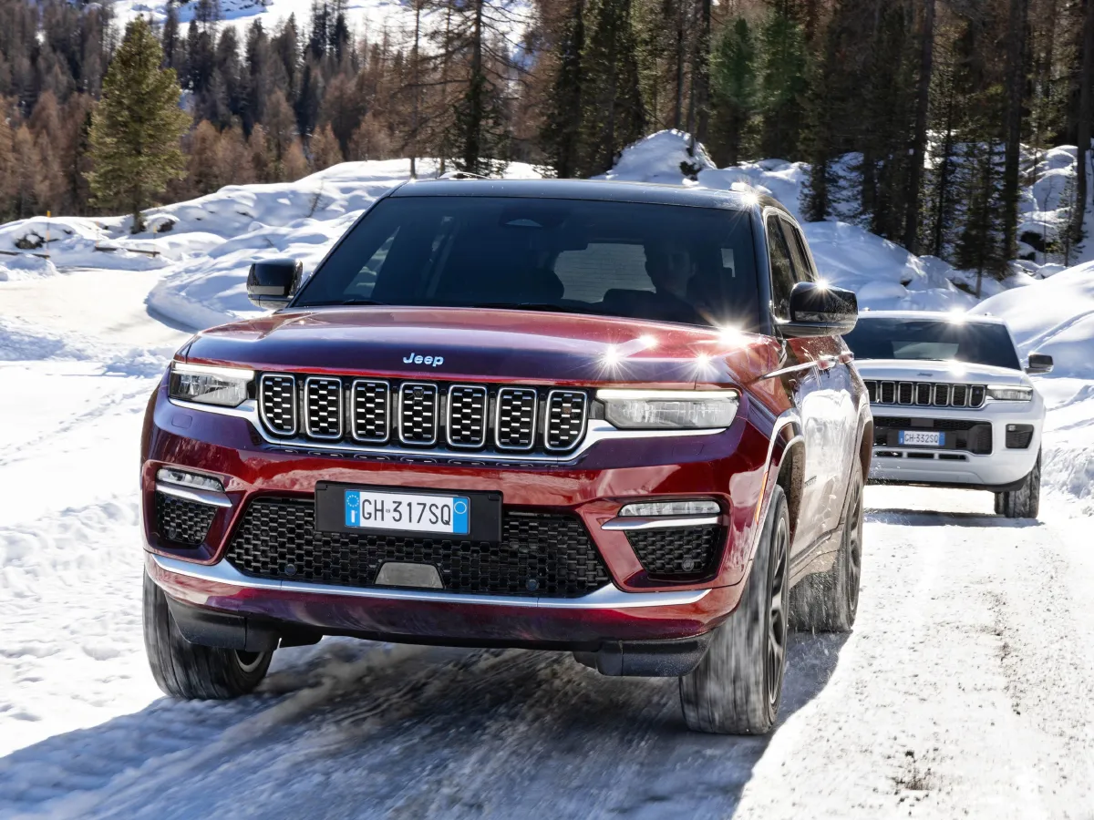 Jeep Grand Cherokee 4XE,autocango,china used car exporter,china ev exporter,chinese used car exporter,chinese used ev exporter