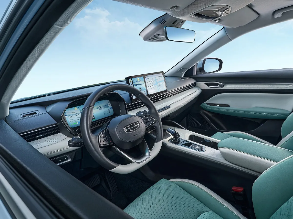 Geely Emgrand L HiP,autocango,china used car exporter,china ev exporter,chinese used car exporter,chinese used ev exporter