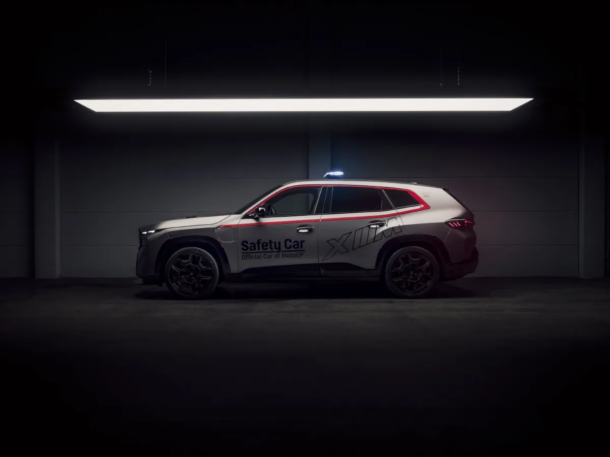 2023 BMW XM 4.4T 585HP V8 8AT PHEV 25.7KWH,autocango,china used car exporter,china ev exporter,chinese used car exporter,chinese used ev exporter