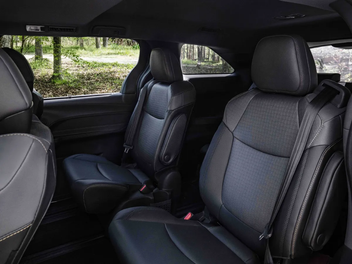 Toyota Sienna,autocango,china used car exporter,china ev exporter,chinese used car exporter,chinese used ev exporter