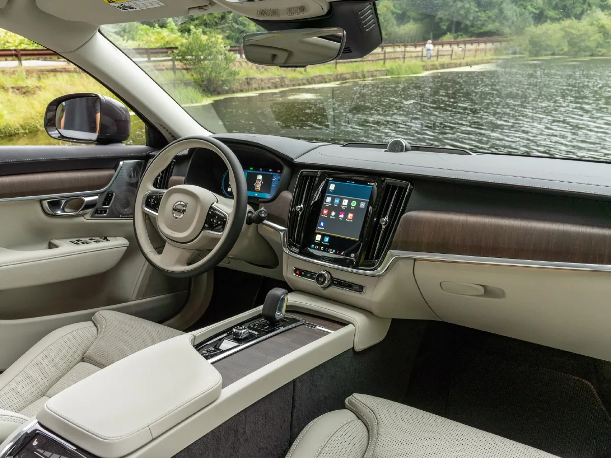 Volvo V90,autocango,china used car exporter,china ev exporter,chinese used car exporter,chinese used ev exporter