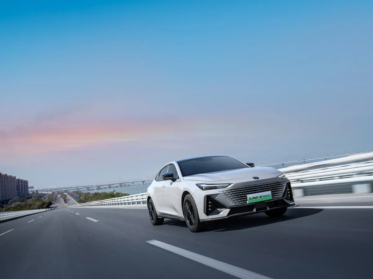 ChangAn UNI-V iDD,autocango,china used car exporter,china ev exporter,chinese used car exporter,chinese used ev exporter ChangAn UNI-V iDD,autocango,china used car exporter,china ev exporter,chinese used car exporter,chinese used ev exporter