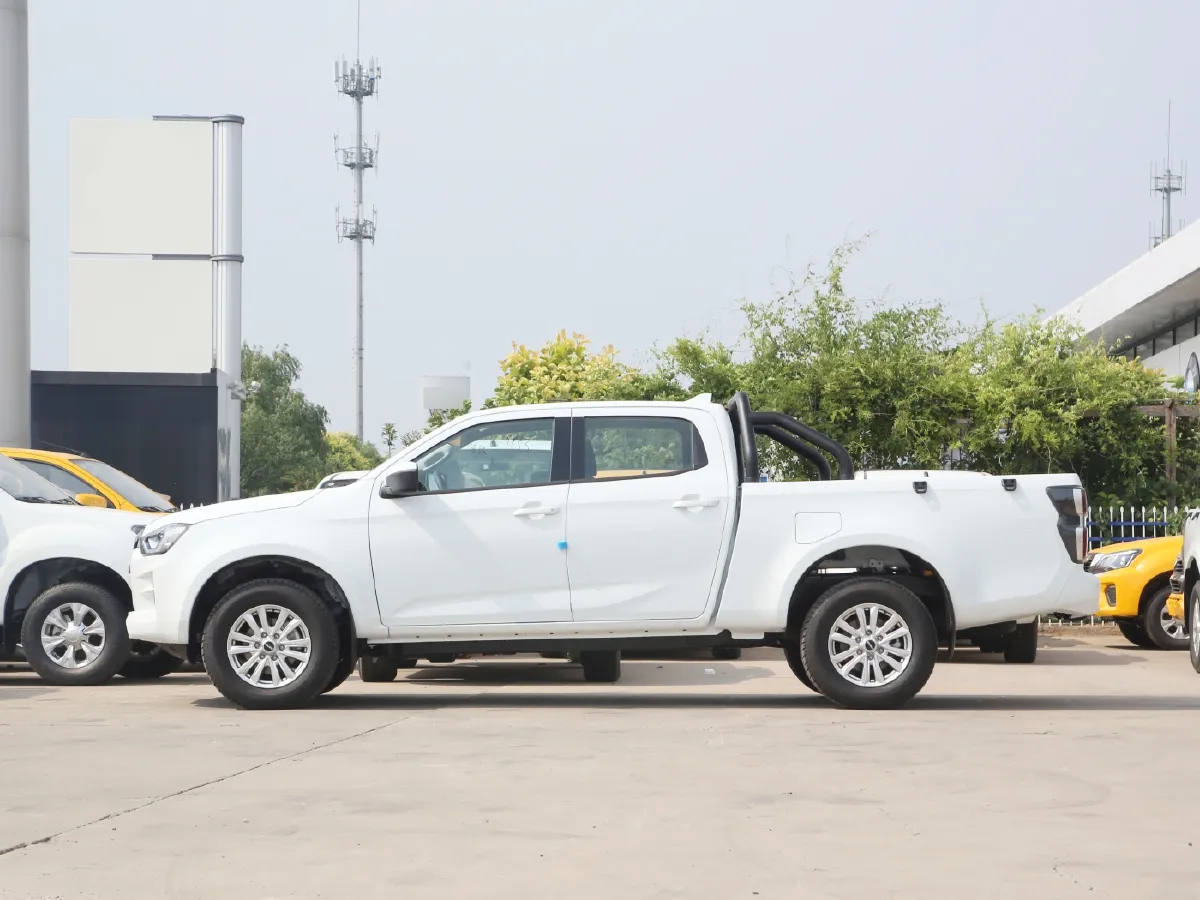 Isuzu LingTuo,autocango,china used car exporter,china ev exporter,chinese used car exporter,chinese used ev exporter